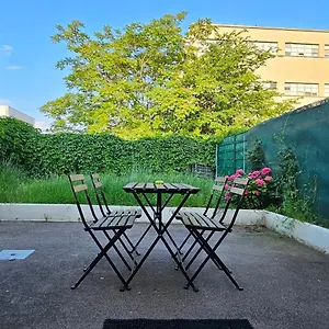 Charmante Maison Avec Jardin Sans Vis-a-vis Hébergement de vacances